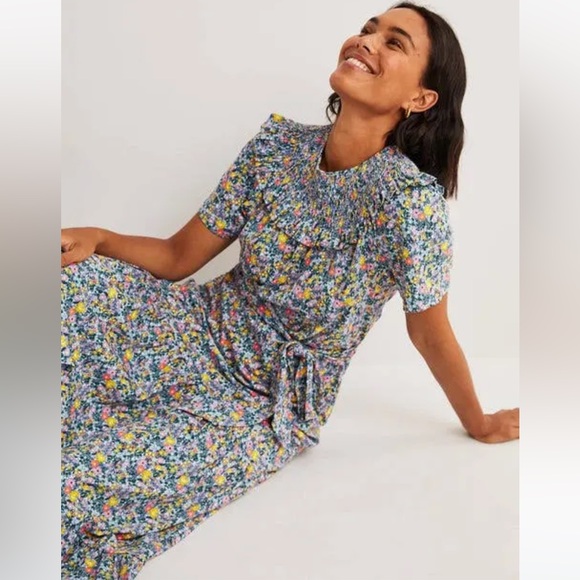 Boden Petite Smocked Yoke Jersey Floral Midi Dress Size 8P - Picture 2 of 12